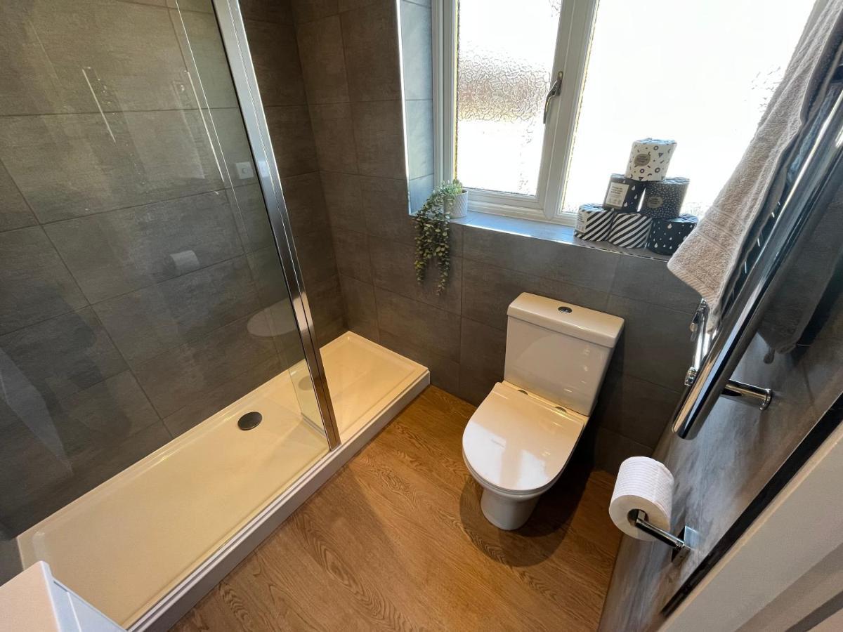 Contemporary 1 Bedroom Apartment Normanton  Exteriör bild