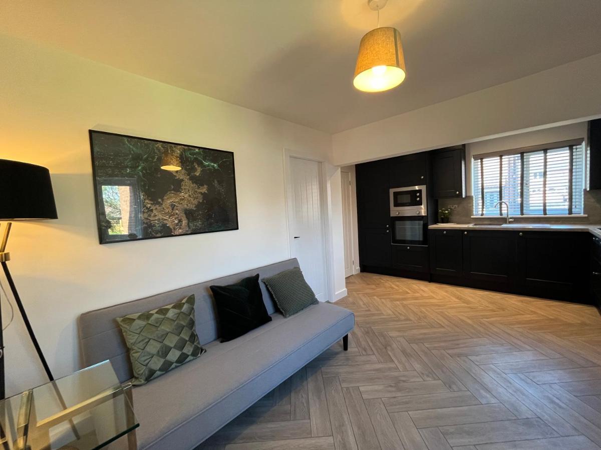 Contemporary 1 Bedroom Apartment Normanton  Exteriör bild
