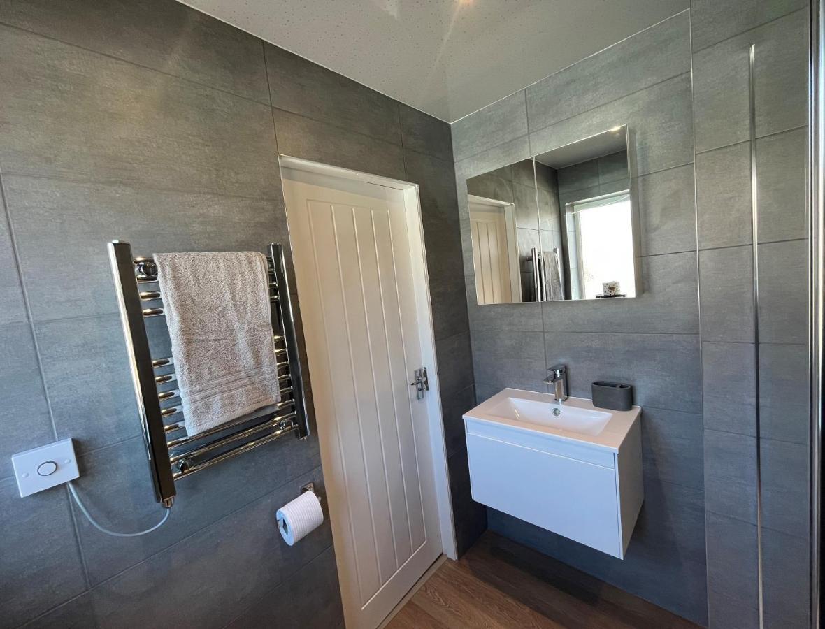 Contemporary 1 Bedroom Apartment Normanton  Exteriör bild